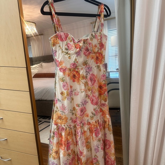 House of CB ELIA
Ivory Floral Midi Sundress M plus cup - Picture 6 of 10